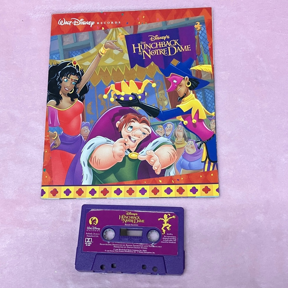 The Hunchback of Notre Dame Read-a-long Disney Cassette Book set 1996